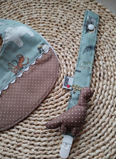 Conjunto Babete e Fita prende chupeta - Meu Pé de Maçã 