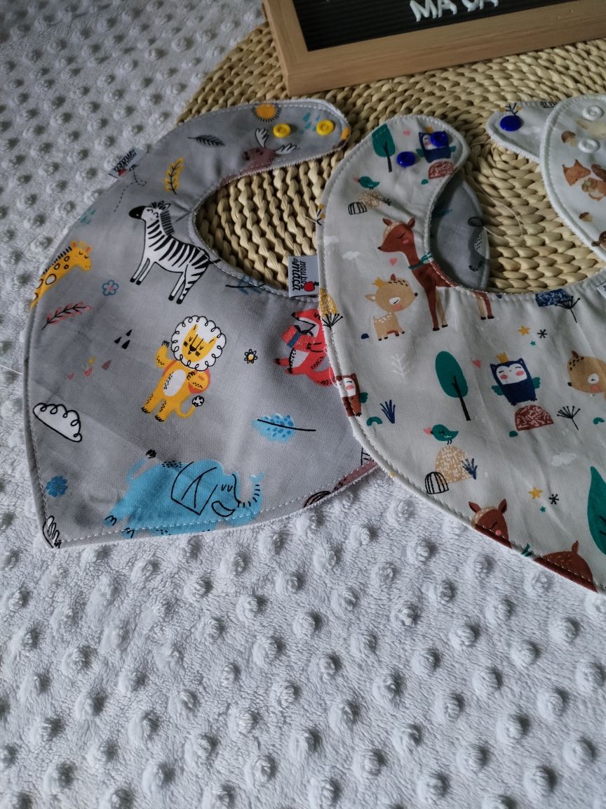 Conjunto 3 Babetes Bandanas - Meu Pé de Maçã 