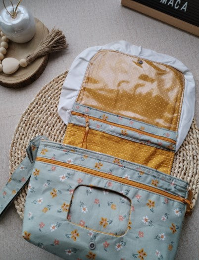 Bolsa para fraldas e toalhitas - Floral amarela - Meu Pé de Maçã 