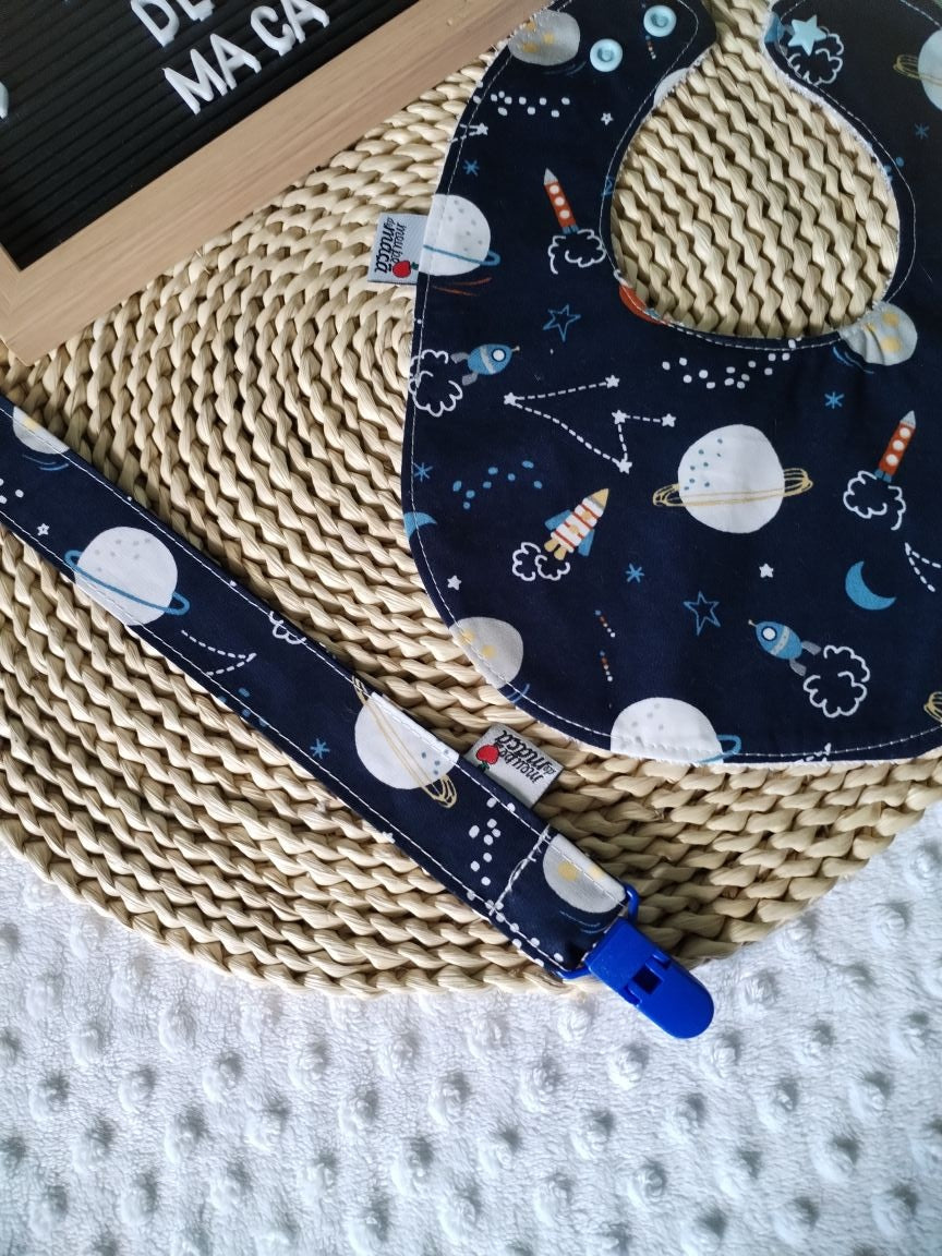 Conjunto Babete e Fita da chucha - Espaço - Meu Pé de Maçã 