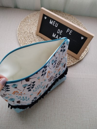 Necessaire triangular Floral Azul - Meu Pé de Maçã 