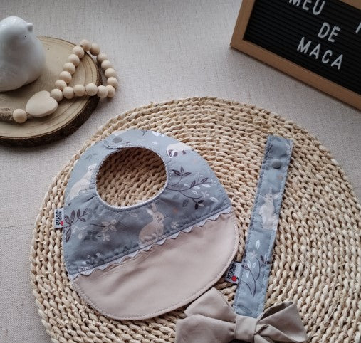Conjunto Babete e Fita prende chupeta - Meu Pé de Maçã 