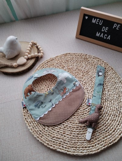 Conjunto Babete e Fita prende chupeta - Meu Pé de Maçã 