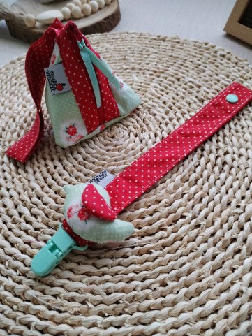Conjunto Bolsa para a chupeta e fita com aplicação - Floral - Meu Pé de Maçã 