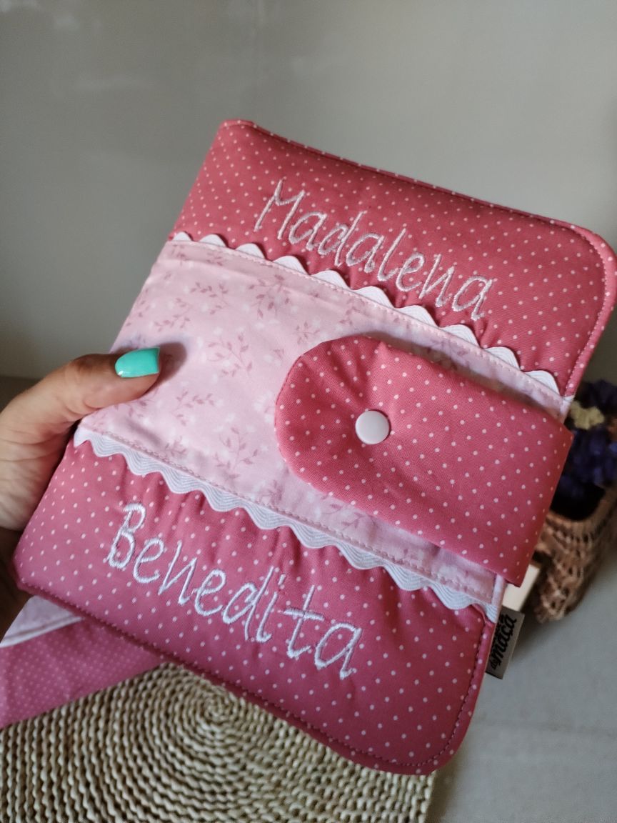 Atenção aos Detalhes - Porta Documentos Duplo para Irmãos - Personalizado - Meu Pé de Maçã 