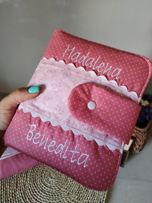Atenção aos Detalhes - Porta Documentos Duplo para Irmãos - Personalizado - Meu Pé de Maçã 
