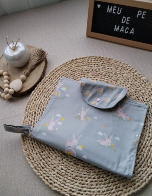 Bolsa 3 em 1 - Coelhinhos Arco-íris - Meu Pé de Maçã 