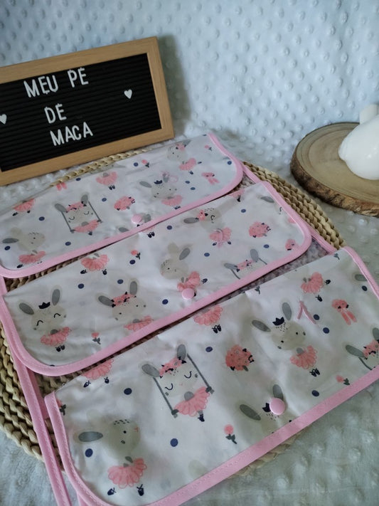 Conjunto 3 Saquinhos numerados para a roupa do bebé - Coelhinhas - Meu Pé de Maçã 